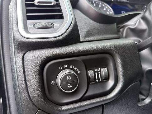 Used 2025 RAM 1500 Big Horn RWD image 33