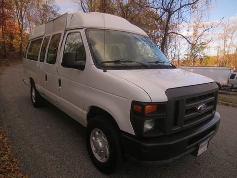 Used 2011 Ford E-250 and Econoline 250 Extended w/ PWR Group image 2