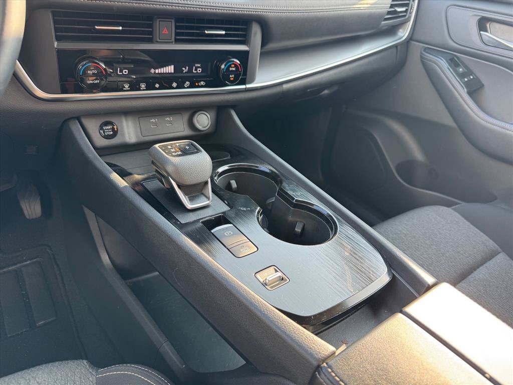 Certified 2026 Nissan Rogue SV FWD image 22