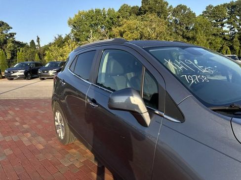 Used 2020 Buick Encore Preferred w/ Safety Package FWD image 18