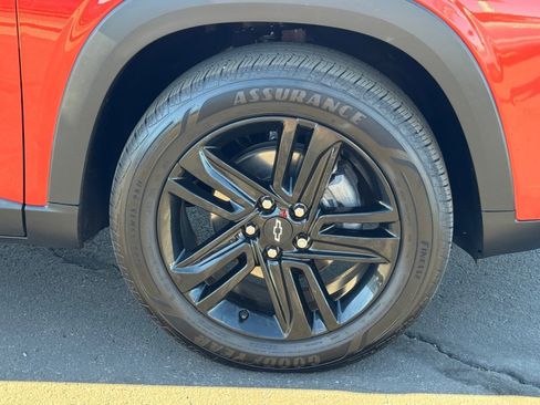 Used 2024 Chevrolet Trax ACTIV w/ Sunroof Package image 11