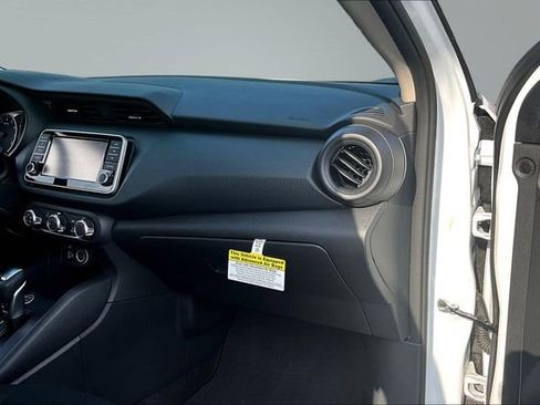 Used 2025 Nissan Kicks Play S image 24