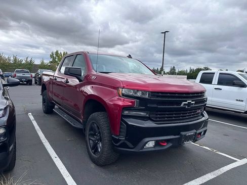 Used 2021 Chevrolet Silverado 1500 LT Trail Boss w/ Convenience Package II AWD/4WD image 2