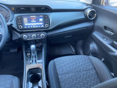 Used 2024 Nissan Kicks SV image 27