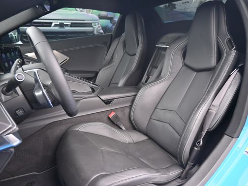 Used 2023 Chevrolet Corvette Stingray Preferred Conv w/ Z51 Performance Package image 6