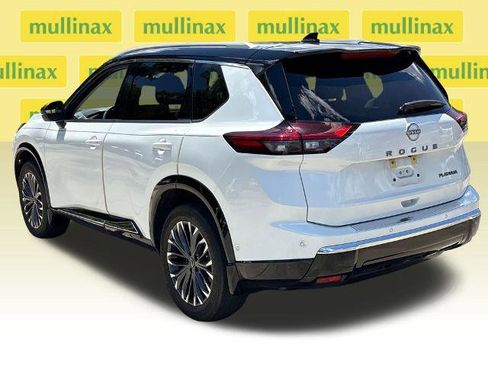 Used 2024 Nissan Rogue Platinum w/ Platinum Premium Package FWD image 9