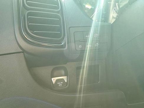 New 2024 RAM ProMaster 2500 w/ Convenience Group image 17