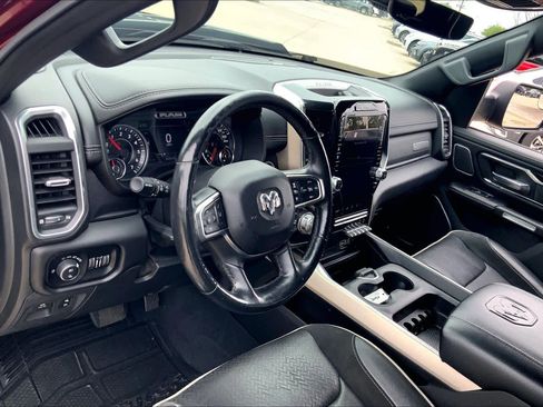 Used 2019 RAM 1500 Laramie AWD/4WD image 18