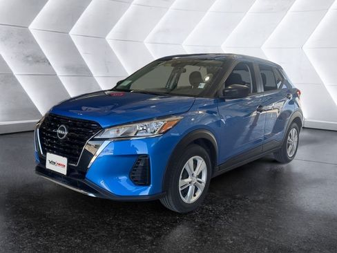 Used 2025 Nissan Kicks Play S FWD image 2