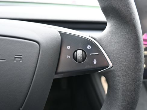Used 2024 Tesla Model 3 Standard Range RWD image 18