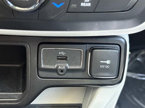 Used 2021 Jeep Renegade Latitude w/ Sun & Sound Group image 13