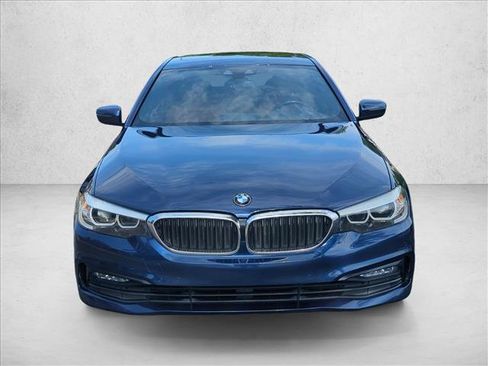 Used 2018 BMW 530i w/ Premium Package RWD image 2