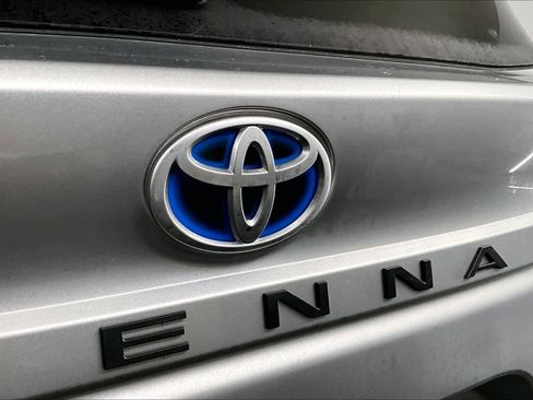 Used 2022 Toyota Sienna LE image 29