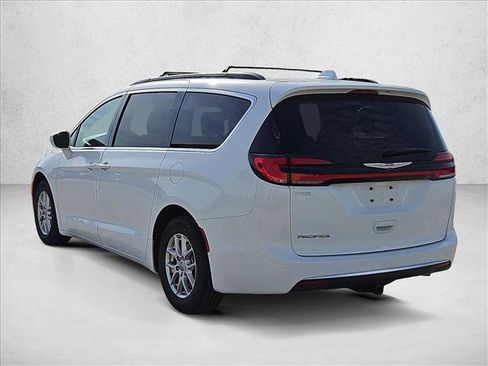 Used 2022 Chrysler Pacifica Touring-L FWD image 7