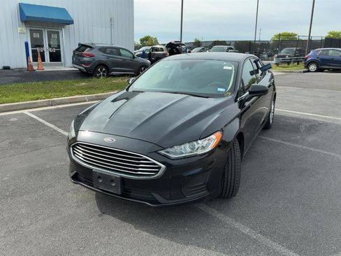 Used 2020 Ford Fusion SE FWD image 4