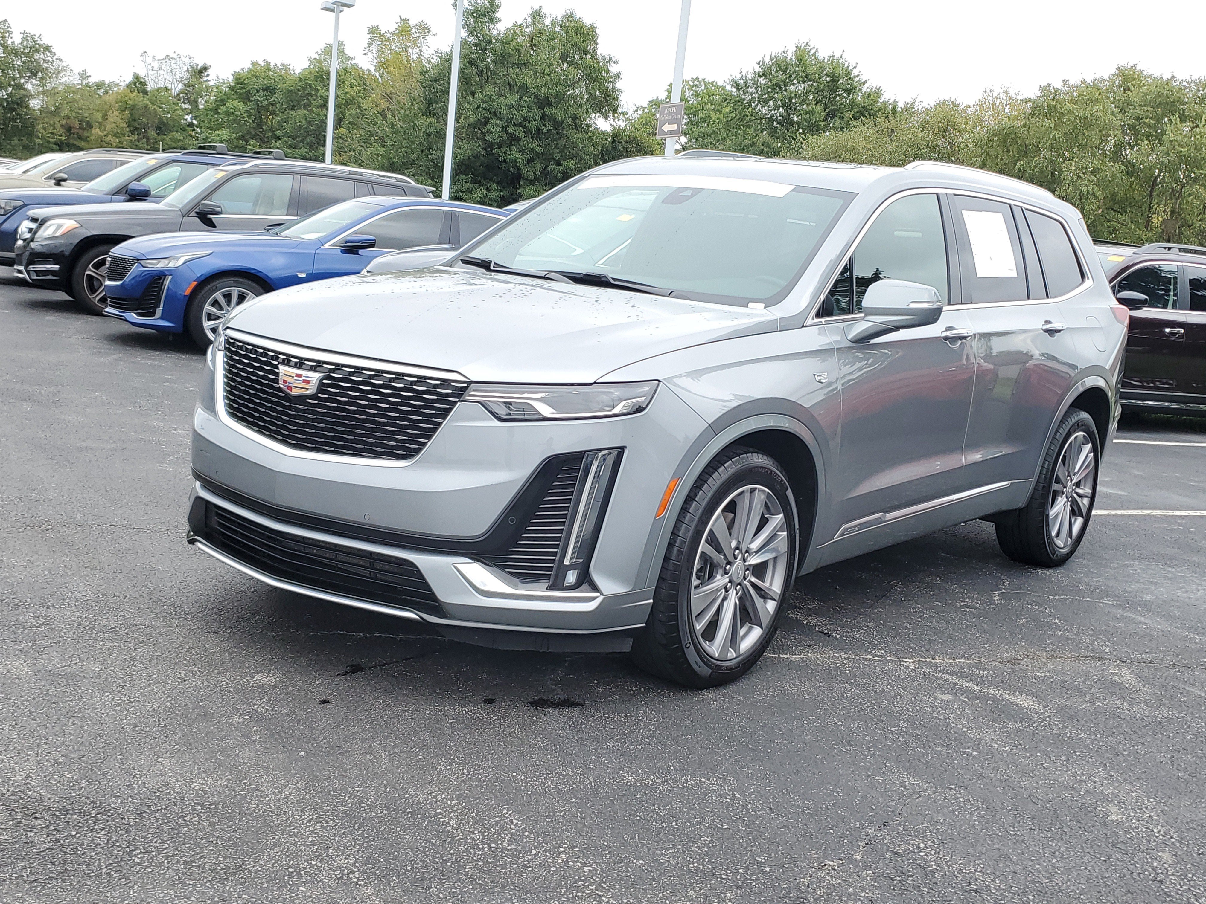 Used 2025 Cadillac XT6 Premium Luxury AWD/4WD image 32