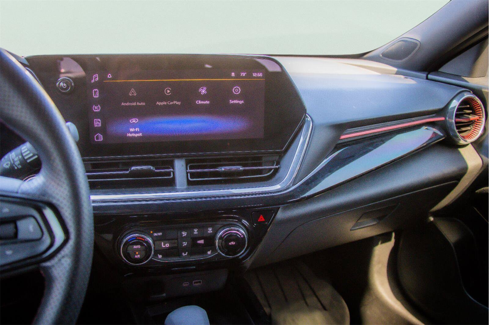 Used 2025 Chevrolet Trax RS w/ Sunroof Package FWD image 12