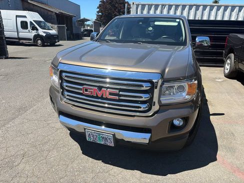 Used 2015 GMC Canyon SLT w/ Driver Alert Package RWD image 2