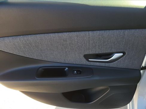 New 2026 Hyundai Elantra Limited FWD image 10