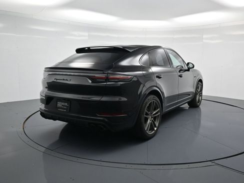 Used 2022 Porsche Cayenne Turbo S AWD/4WD image 28