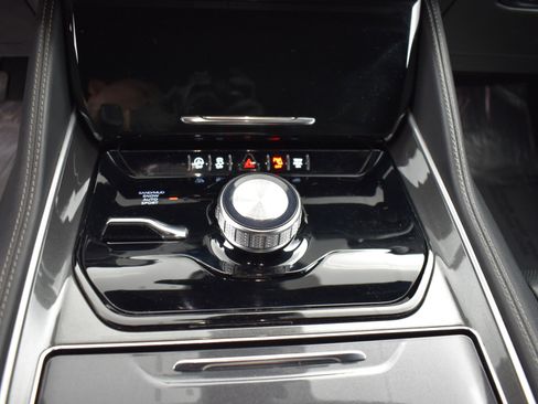 Used 2024 Jeep Wagoneer L 4WD image 14