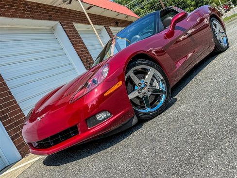 Used 2007 Chevrolet Corvette Coupe w/ Preferred Equipment Group RWD image 7