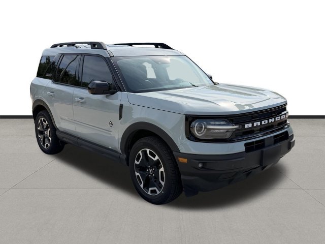 Used 2023 Ford Bronco Sport Outer Banks w/ Tech Package AWD/4WD image 3