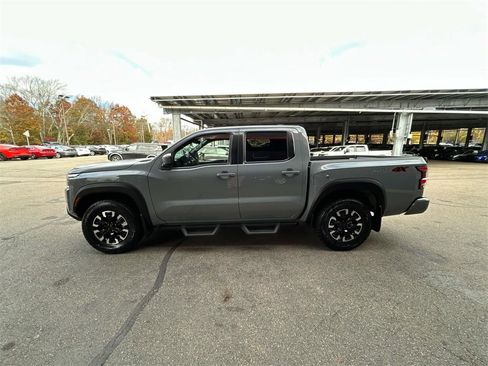 Used 2022 Nissan Frontier PRO-4X w/ Technology Package image 9