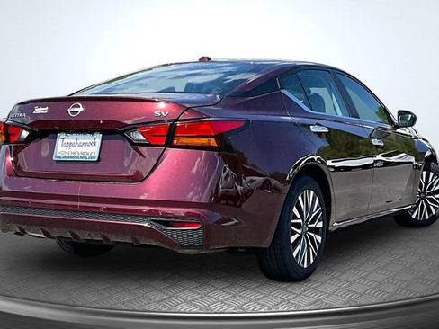 Used 2024 Nissan Altima 2.5 SV FWD image 6