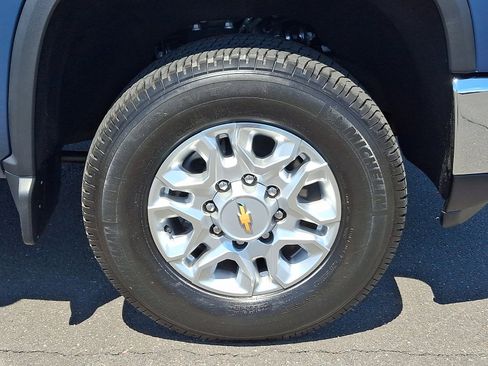 Used 2024 Chevrolet Silverado 2500 LT w/ Convenience Package AWD/4WD image 8