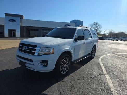 Used 2015 Ford Expedition XLT w/ Equipment Group 202A image 7
