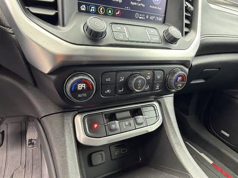 Used 2023 GMC Acadia SLT image 14