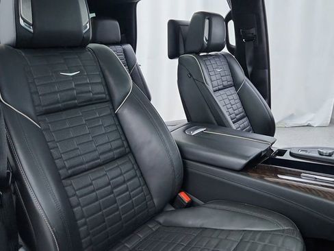 Used 2022 Cadillac Escalade Sport Platinum image 37