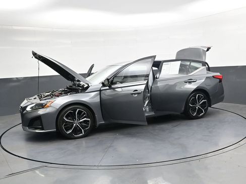 Used 2023 Nissan Altima 2.5 SR FWD image 28