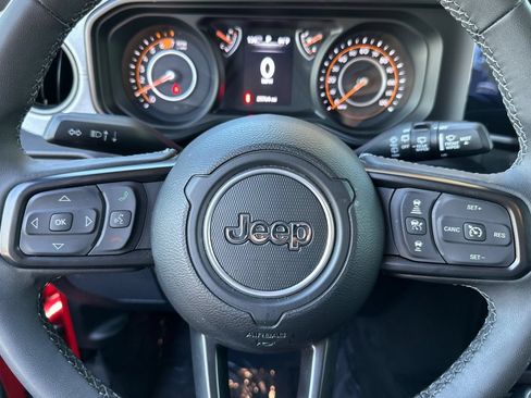 Used 2025 Jeep Wrangler Unlimited Sport AWD/4WD image 23