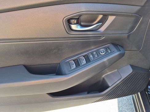 Used 2025 Honda Accord LX image 11