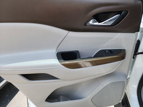 Used 2022 GMC Acadia SLE FWD image 36