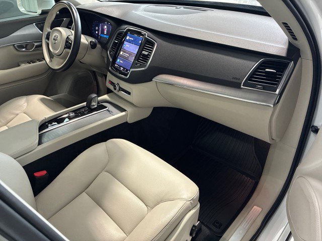 Used 2024 Volvo XC90 B5 Core w/ Protection Package Premier AWD/4WD image 11