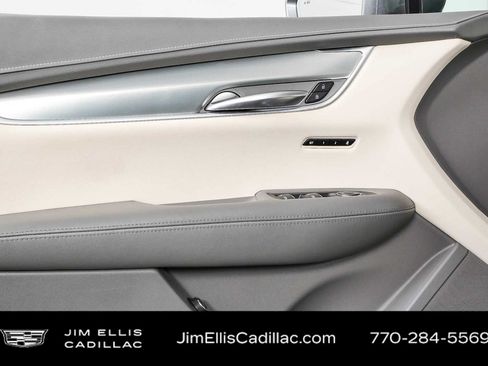 Used 2020 Cadillac XT5 Premium Luxury FWD image 6