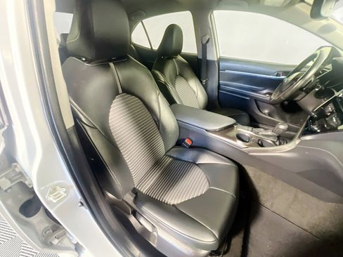 Used 2022 Toyota Camry SE image 31