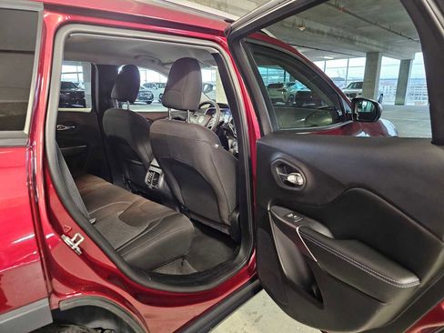 Used 2020 Jeep Cherokee Latitude image 34