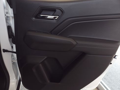 New 2025 GMC Canyon Elevation w/ Convenience Package image 33