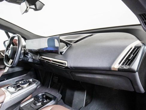 Used 2022 BMW iX xDrive50 w/ Sport Package image 18