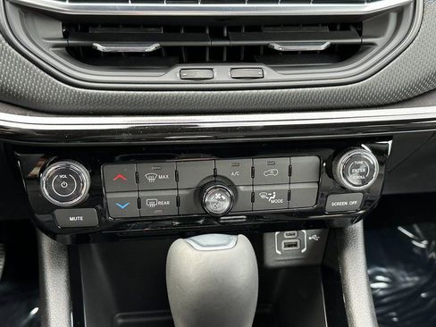 New 2026 Jeep Compass Latitude image 24