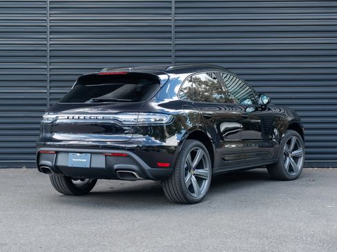 Certified 2025 Porsche Macan image 8