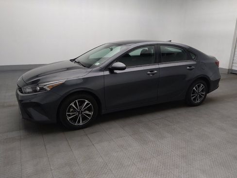 Used 2024 Kia Forte LXS w/ LXS Technology Package FWD image 2
