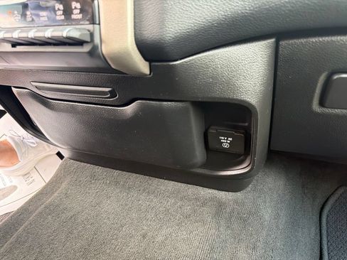 Used 2021 RAM 1500 Laramie AWD/4WD image 42