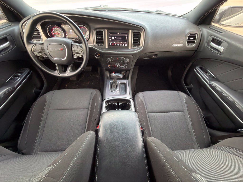 Used 2020 Dodge Charger SXT RWD image 9