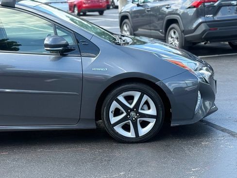 Used 2016 Toyota Prius Three Touring FWD image 10