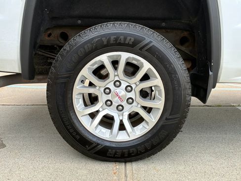 Used 2018 GMC Sierra 1500 SLE w/ SLE Value Package AWD/4WD image 31
